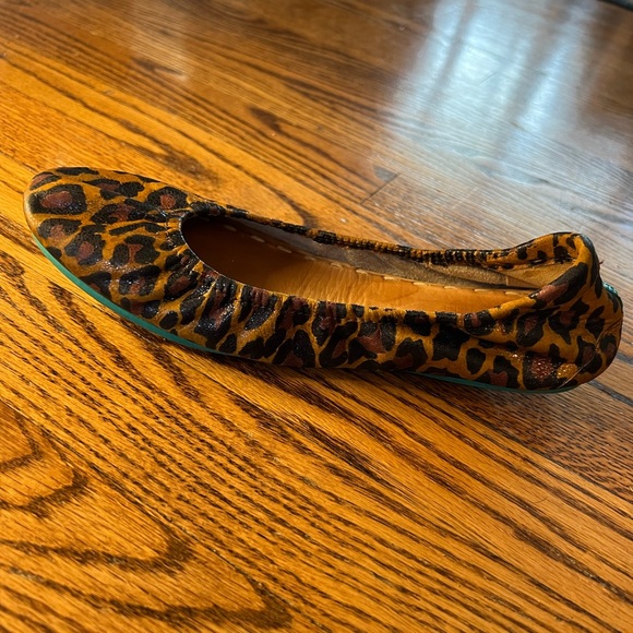 Beautiful leopard 8 Tieks, rehabbed! In great condition, see pics for details! - Picture 9 of 12